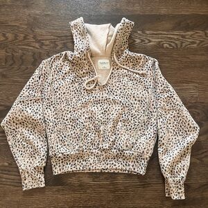 Cropped Abercrombie cheetah hoodie